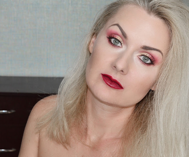 Makeup Revolution I ♥ Makeup Chocolate Rose Gold это аналог палетки Huda Beauty Rose Gold Palette