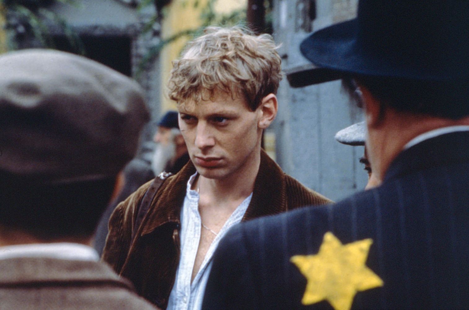 Au Nom De Tous Les Miens Film Netflix AU NOM DE TOUS LES MIENS « PELICULAS DEL HOLOCAUSTO JUDIO