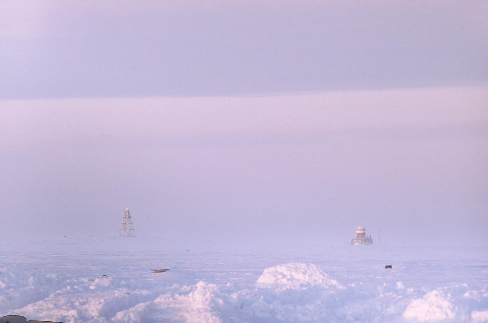 Море челюскина. Таймыр мыс Челюскин. Полуостров Таймыр мыс Челюскин. Маяк мыса Челюскин. Большой Арктический заповедник мыс Челюскин.