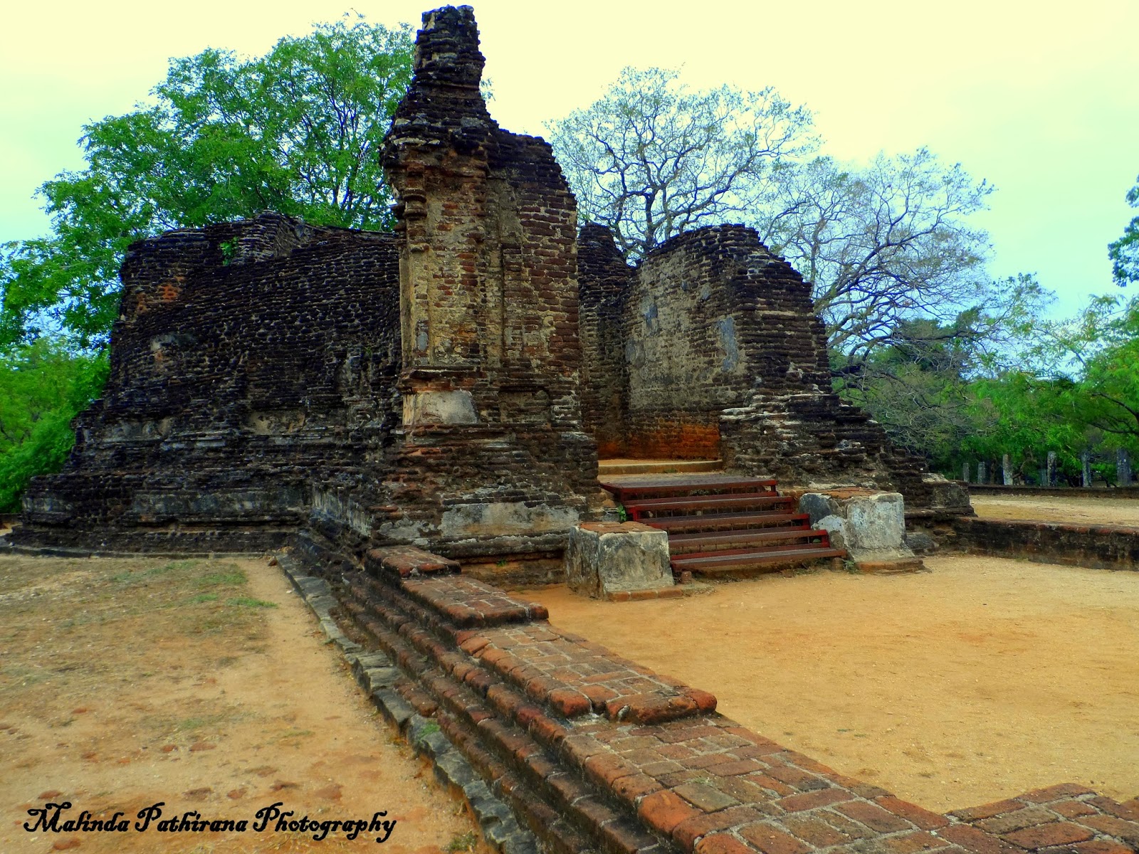 Malinda Pathirana Photography: Pothgul Viharaya at Polonnaruwa