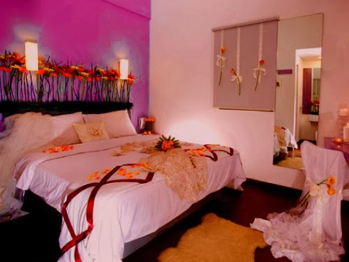 Kamar romantis warna ungu