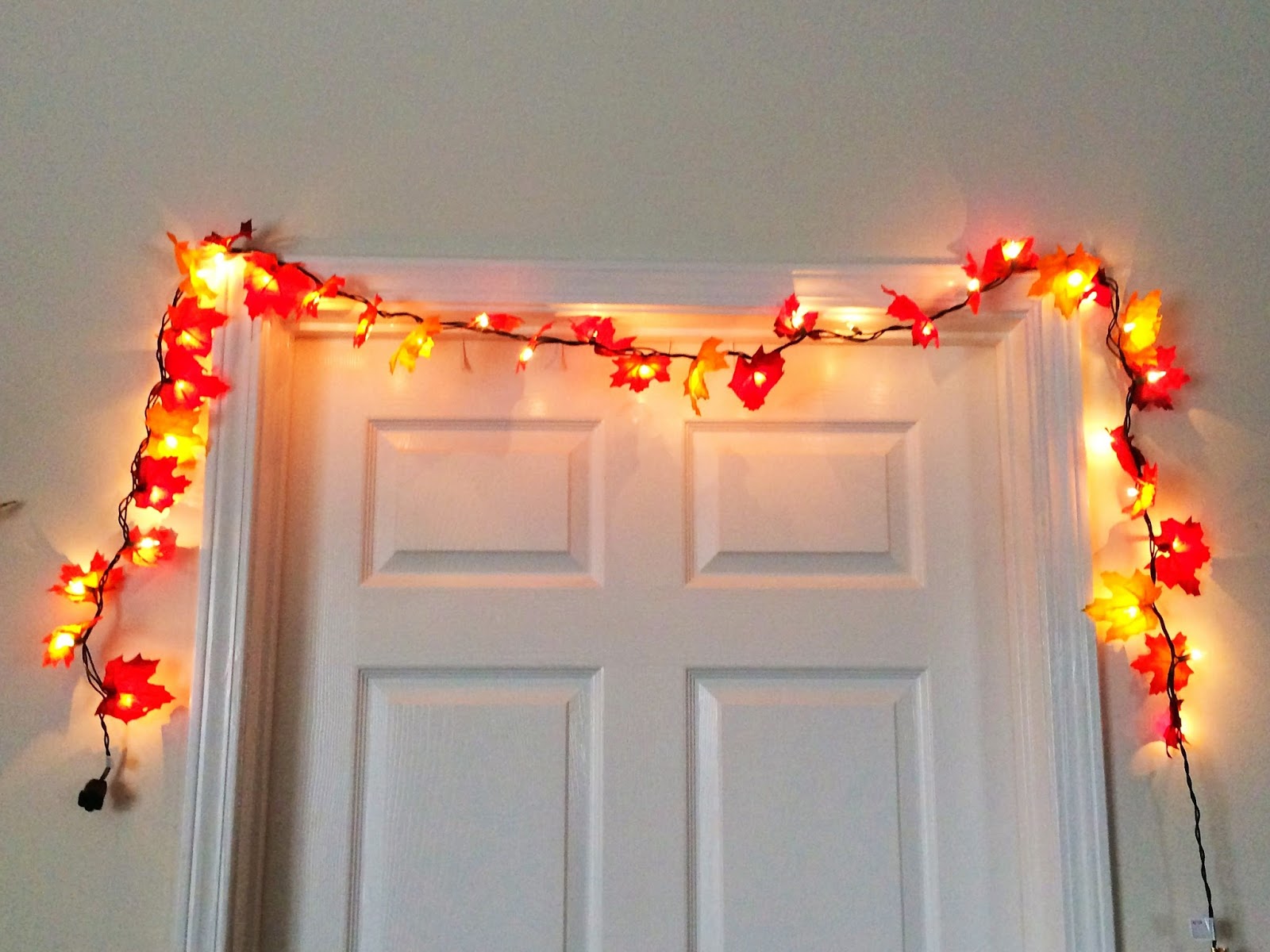 DIY Party Mom How to Make Fall Leaf Garland Lights