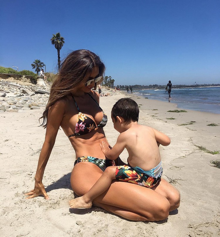 Sarah Stage mom fitness model Sarah Stage mom fitness model