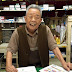 Cụ ông 90 tuổi người Nhật quyết không đóng cửa hàng suốt 2 năm chỉ để chờ 1 vị khách