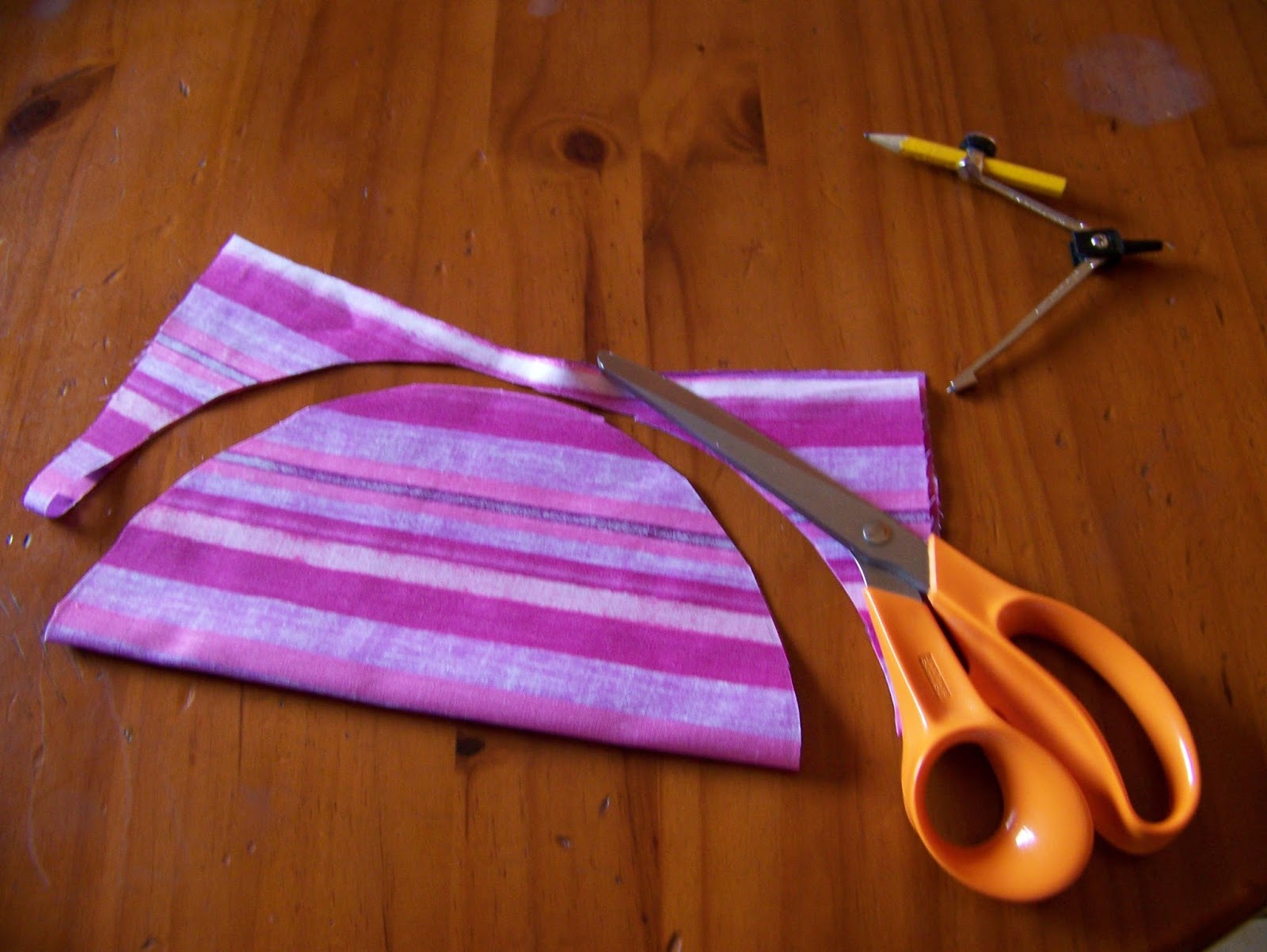 A Pretty Talent Blog Make a Round Scatter Cushion