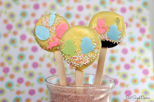 Candy Dipped Oreos with Edible Easter Confetti and Sprinkles by www.pintsizedbaker.com