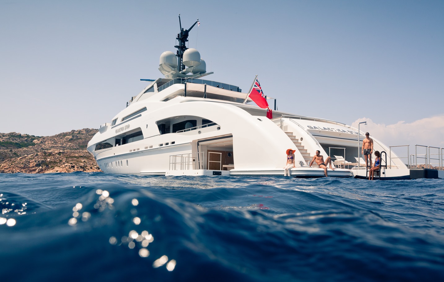 Dubai Entertainments Super Yacht Weekend Adventure
