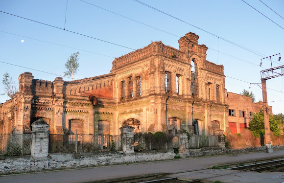 Конотоп. Руины железнодорожных мастерских. Кон. 19 в.- нач. 20 в. Конотоп. Руины железнодорожных мастерских. Кон. 19 в.- нач. 20 в.