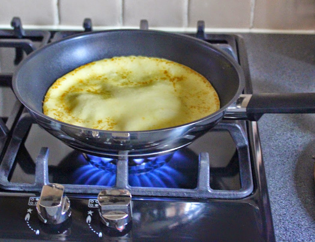 Judge Continental Frying pan on hob cooking a pancake