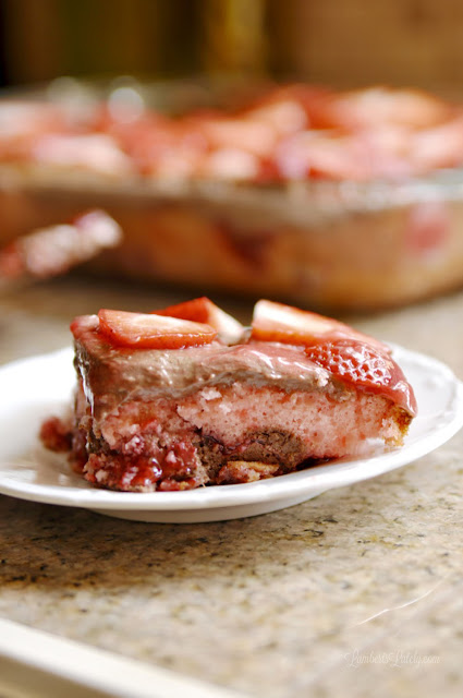 Strawberry Earthquake Cake Strawberry Earthquake Cake