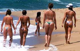 TRANSVESTIGATION WOMANS BUTT