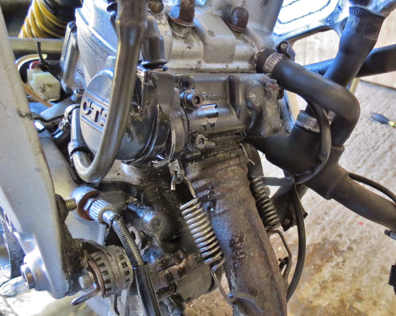 Cagiva Mito 125 Owners Blog : Cagiva mito 125 engine removal , removing