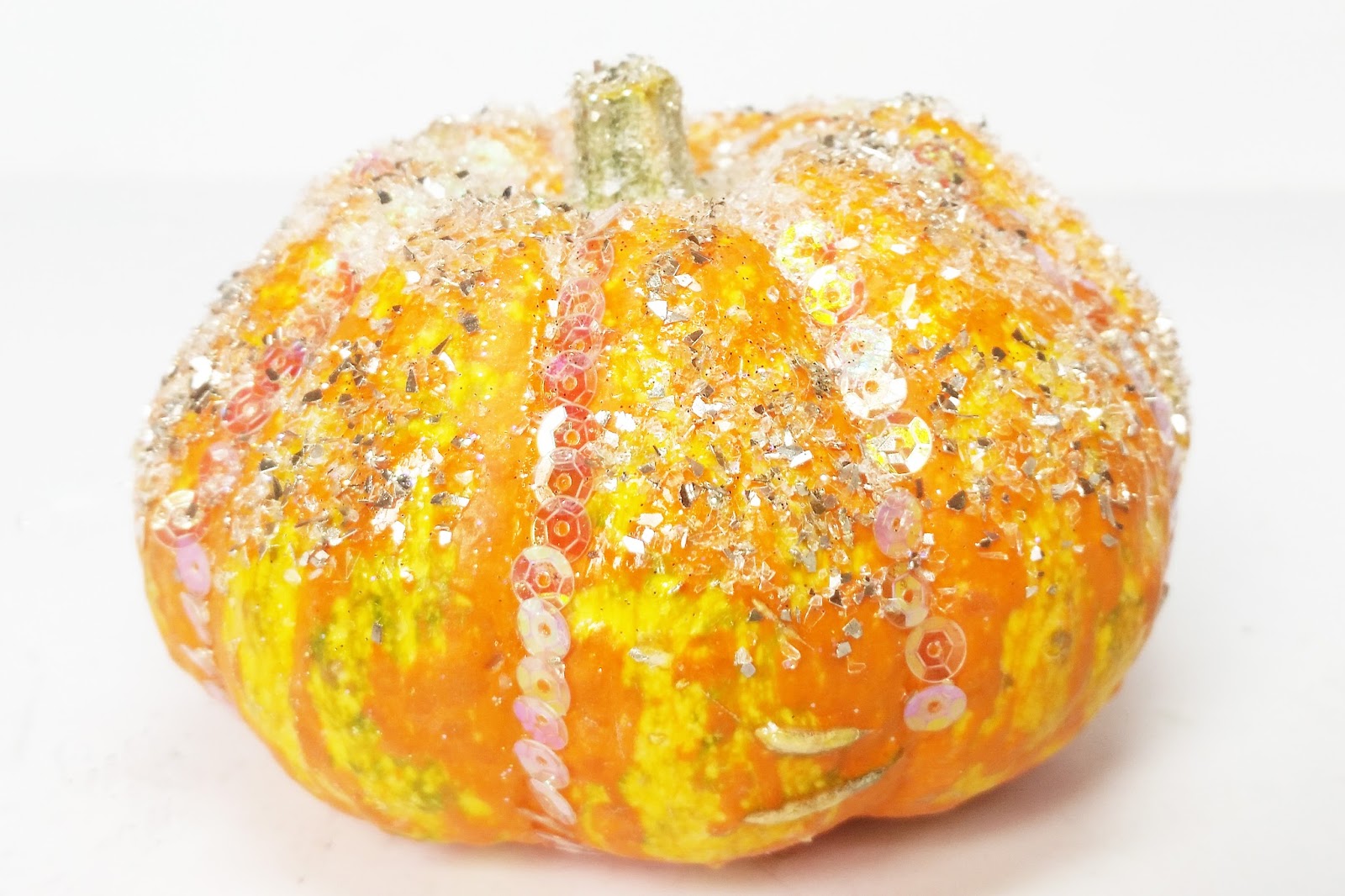 Erin Reed Makes Sequin and Glitter Pumpkins **Beacon & Eyelet Outlet