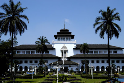 PAKET TOUR WISATA KOTA BANDUNG 4H 3M PAKET TOUR WISATA KOTA BANDUNG 4H 3M