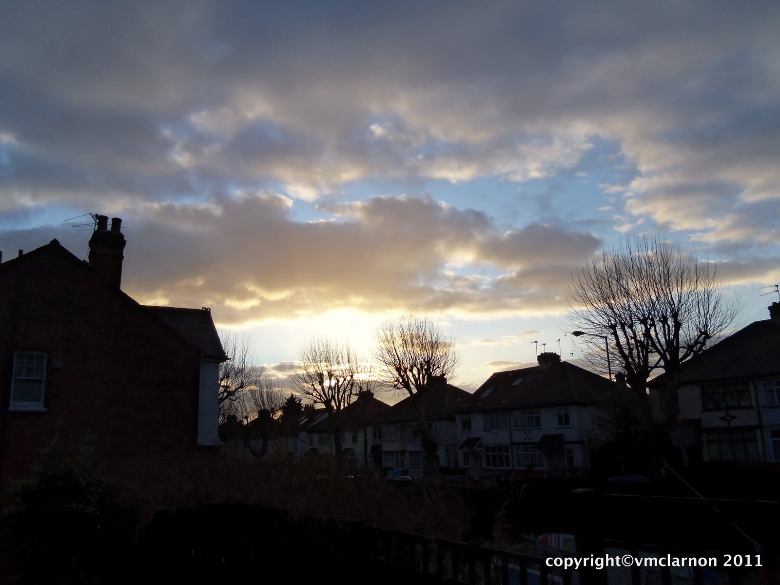 Erdevik Visual diary sky obove dollis hill in london