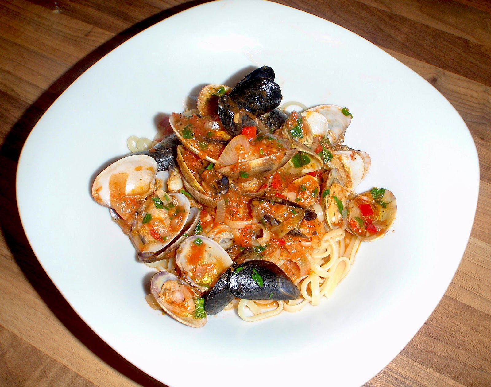 Friends & Foodies Forever Cozze e Vongole alla Posillipo Mussels and