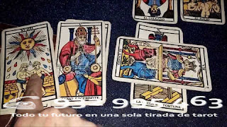 Llama ahora para una lectura de tarot. Tarot 806 videntes en Badajoz