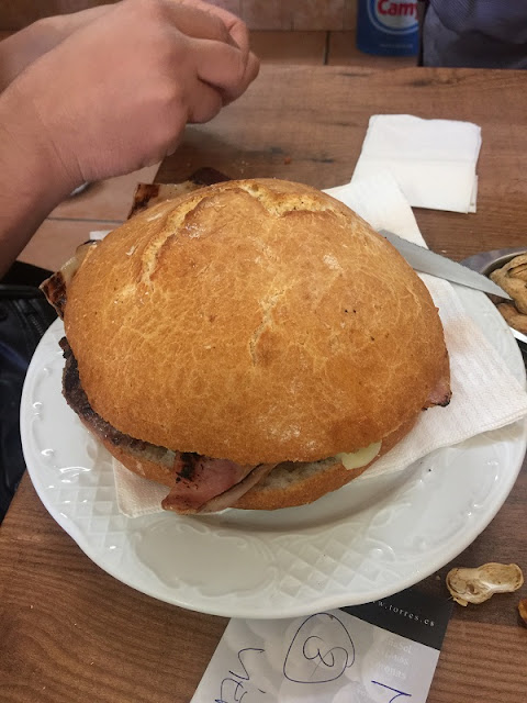 Almuerzos Populares - Hamburguesa de La Pascuala Almuerzos Populares - Hamburguesa de La Pascuala