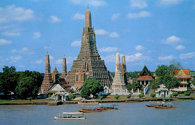 Interesting View Wat Arun Chao Praya River