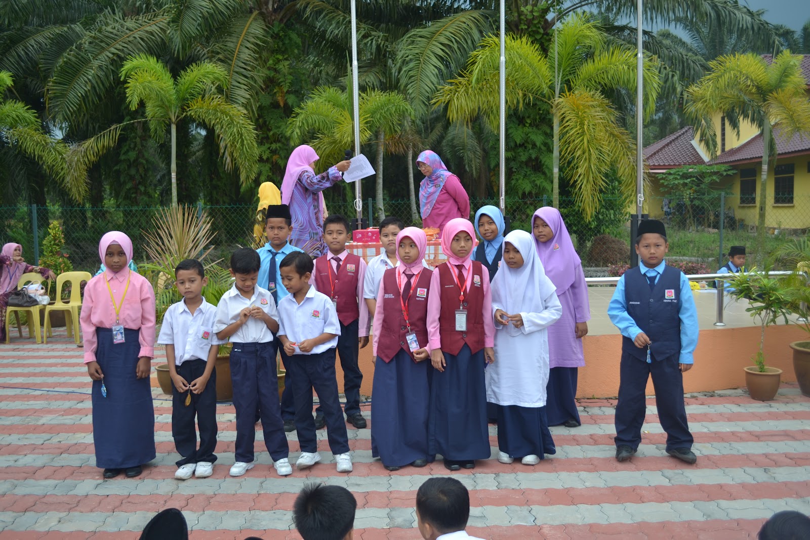 discovery education MALAYSIA THEN AND NOW __ dress code