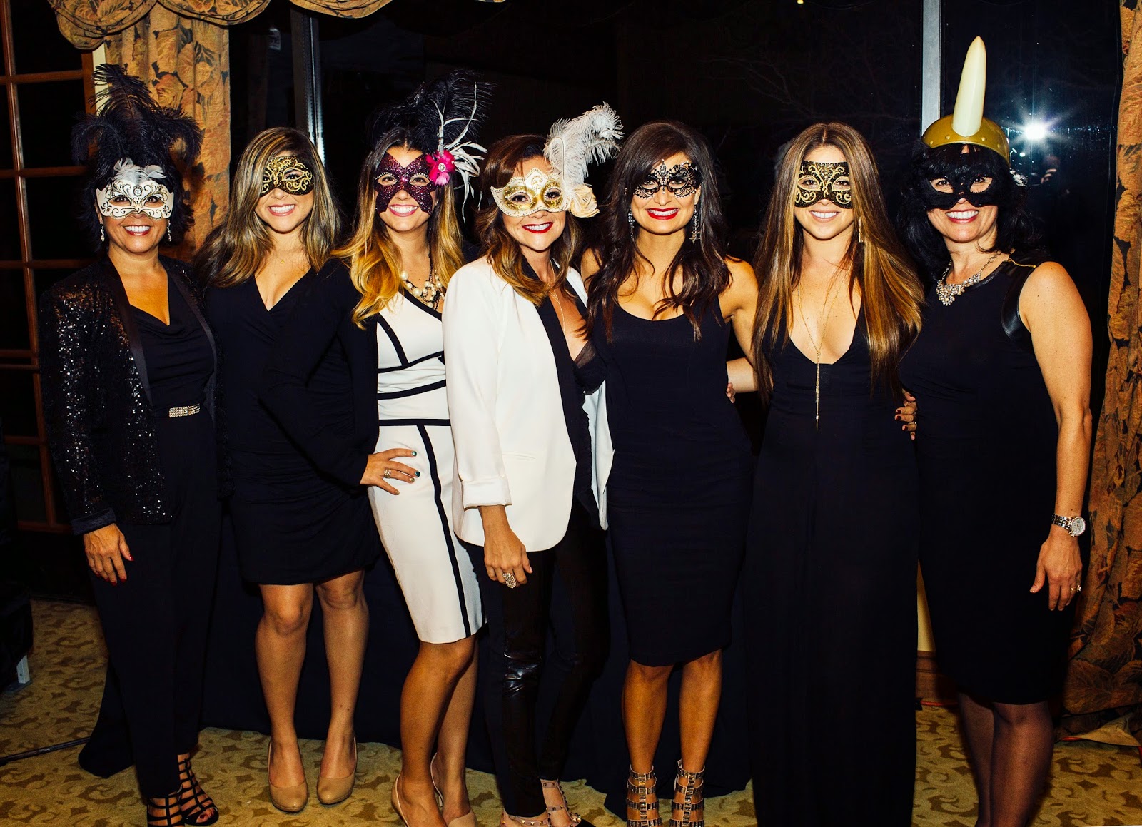 Miss Party Mom {Client Party} 40th Birthday Black & White Masquerade!