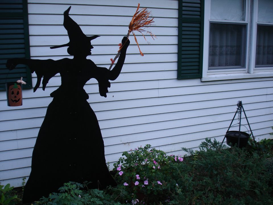 The Life and Times of a Contemporary New England Witch: October 2011