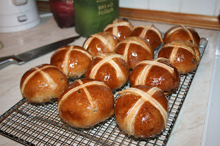 hot cross buns glaze