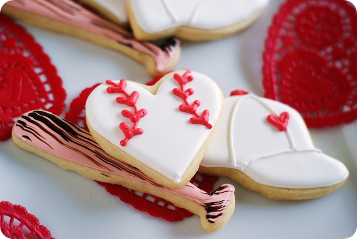 how to make baseball valentine decorated cookies
