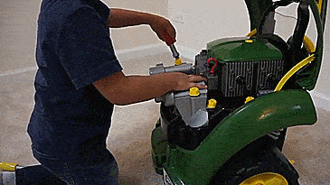 John Deere Tractor Engine Repair Set, Lets Your Kid Play Safely On
