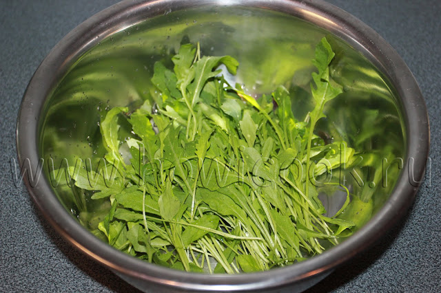рецепт салата с тунцом, фасолью и рукколой с пошаговыми фото
