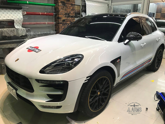 汽車各大廠牌-車系-車頂天窗手工貼膜和汽車包膜, 車頂天窗貼膜,車頂天窗包膜,車頂天窗汽車包膜 我們利用3M 1080車貼專用膠膜,以專業技術及精細手工來設計專屬您的愛車