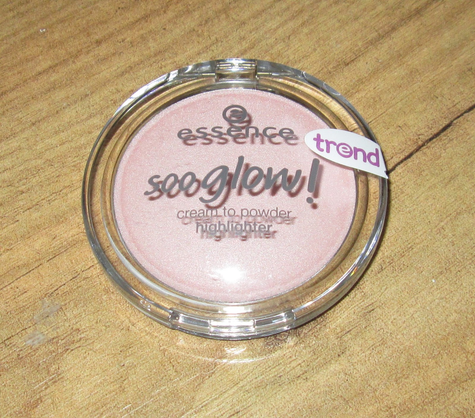[Review] Essence soo glow! cream to powder highlighter in 20 bright up