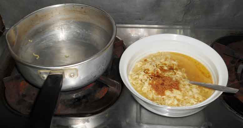 alat masak mie instan slow cooker
