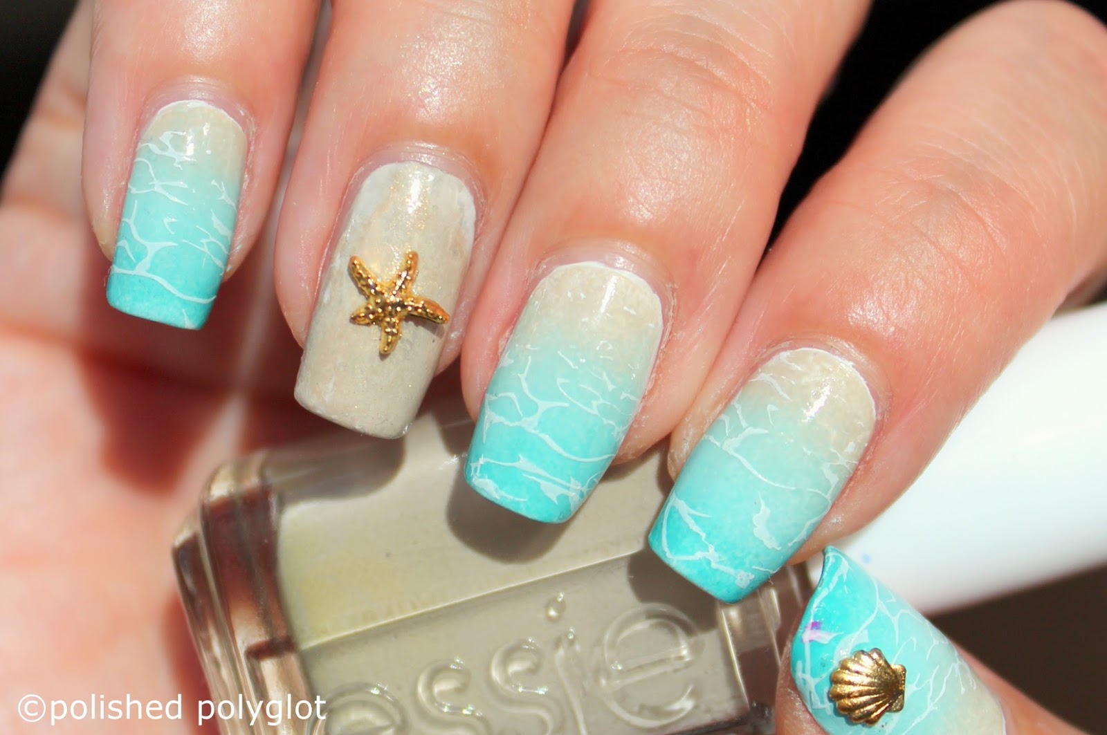 Nail art │ Beach nails / Polished Polyglot