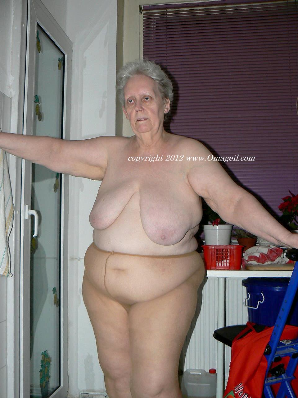 Big Busty Hot Granny - Hot Granny Porn Pictures and Vids - Free Granny and Mature ...