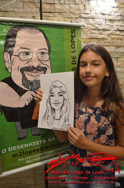 Caricaturista na festa com o Desenhista Marcelo Lopes de Lopes