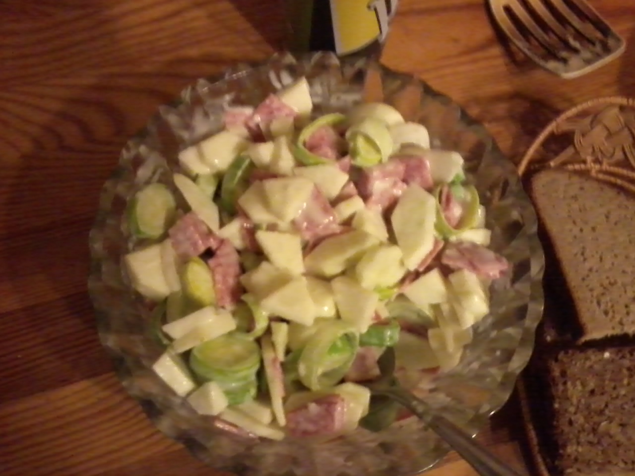 Hartz IV-Rezepte und bezahlbare Gesundheitstipps: Porree-Apfel-Salami ...