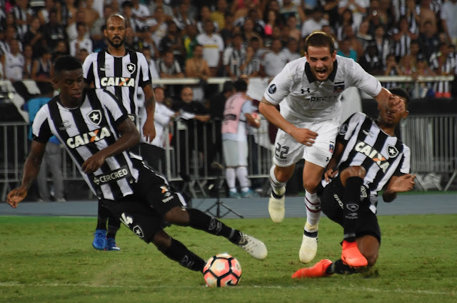 (Foto: AFP/Vanderlei Almeida) (Foto: AFP/Vanderlei Almeida)