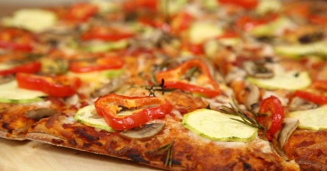 Nurselin Evi Sebzeli Pizza Tarifi Nurselin Mutfağı Yemek Tarifleri