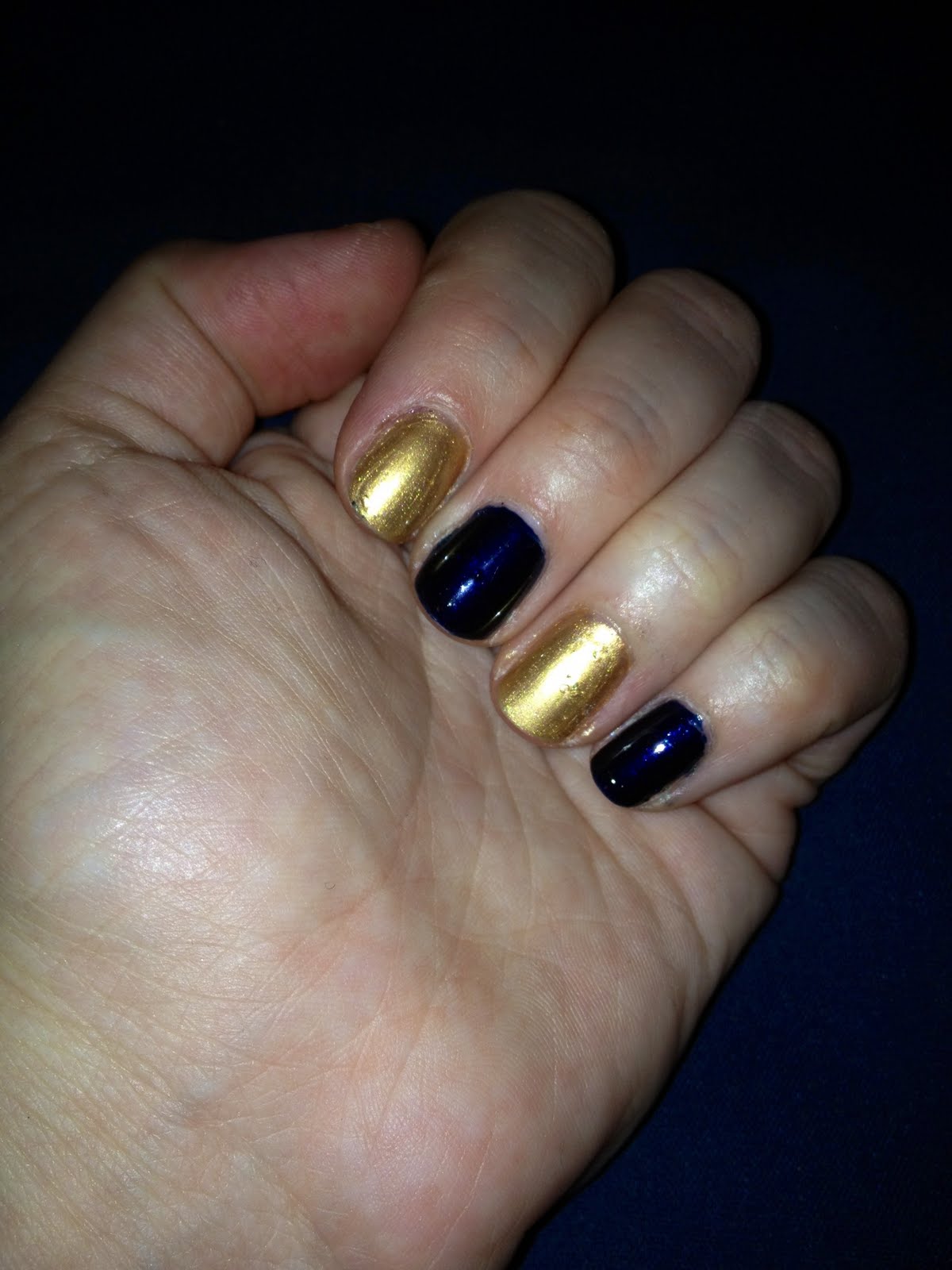 Dårlig faktor Governable tæppe The Beauty of Life: Mani of the Week: Chanel Blue Satin and Chanel Gold  Fiction