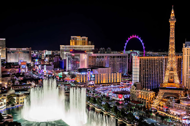 book flights from London to Las Vegas