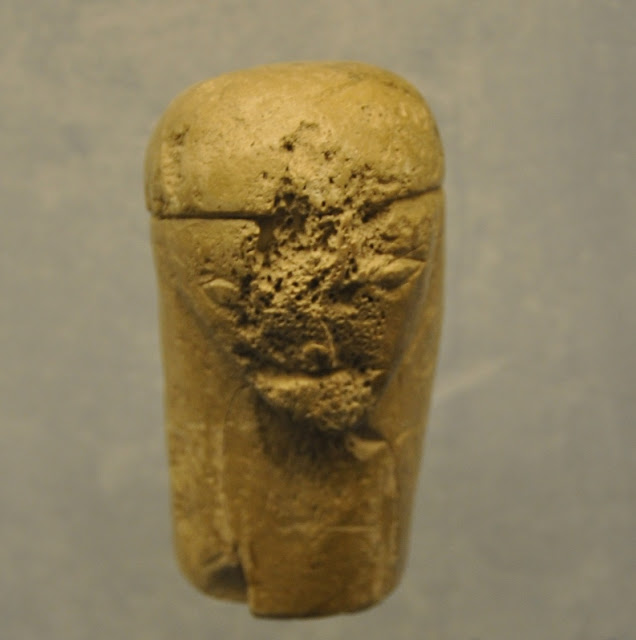 słowiański idol z Merseburga eksponowany w muzeum w Oledenburgu