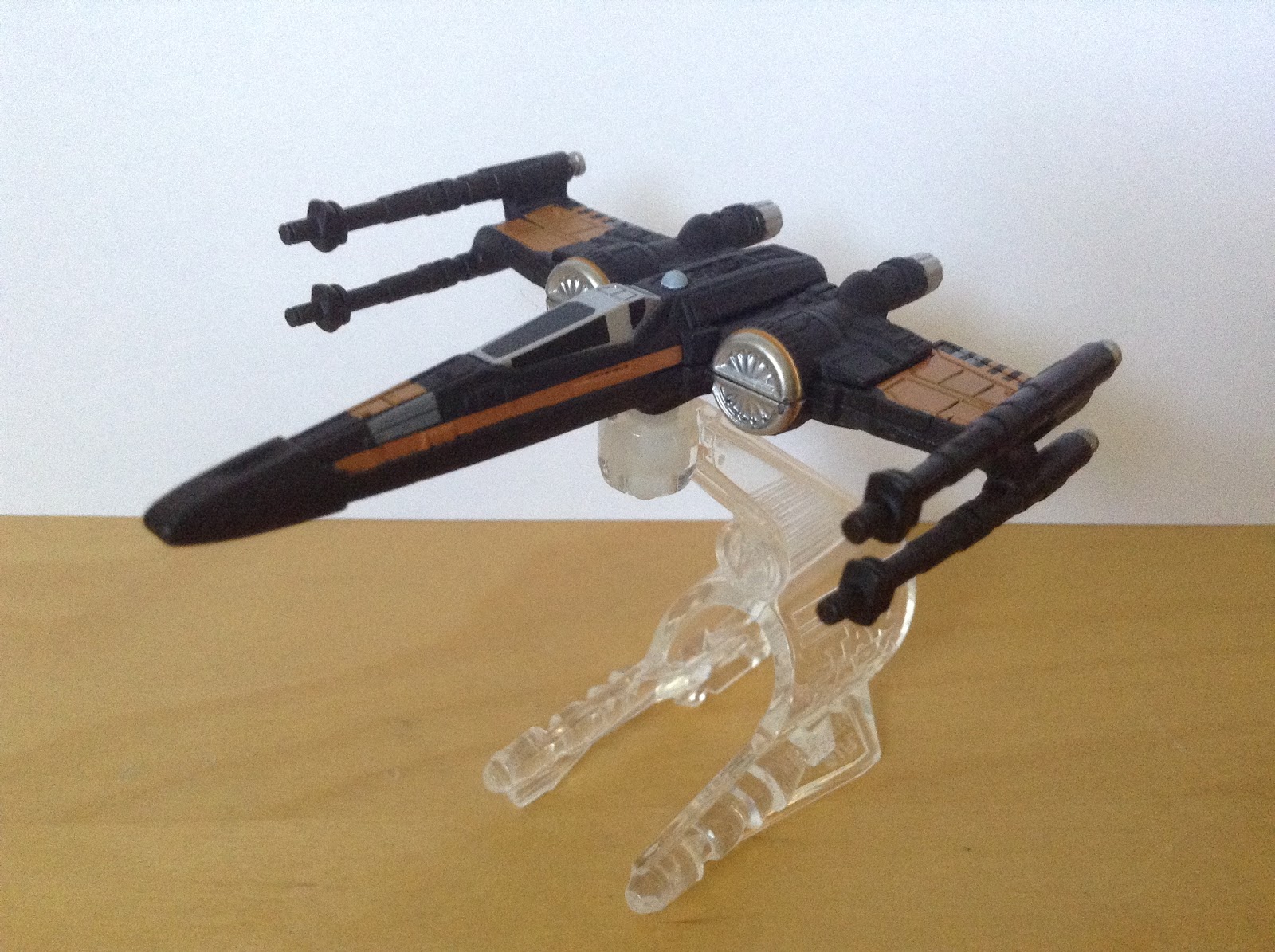 JULIAN'S HOT WHEELS BLOG Poe's XWing Fighter (Closed Wings Version