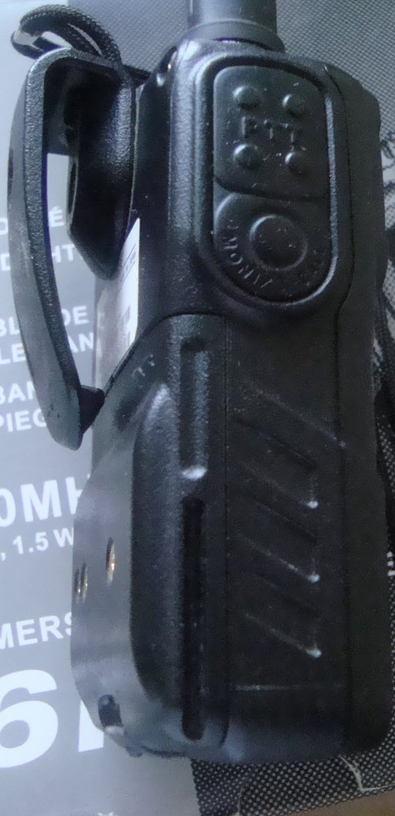 RADIO SELLER: Yaesu VX 6R ( Sold )