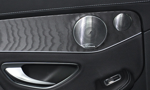 Hệ thống Loa Mercedes C300 AMG Mercedes C300 AMG trang bị Hệ thống loa Burmester, 13 loa