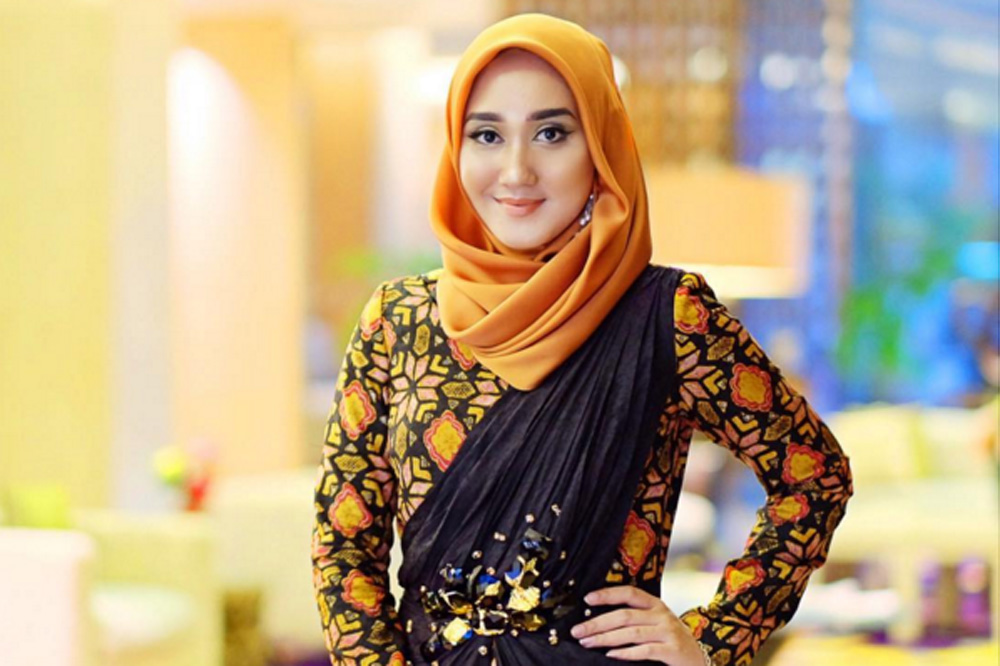 Dian Pelangi Gugat Cerai Sang Suami Tren Fashion Remaja Dian Pelangi Gugat Cerai Sang Suami Tren Fashion Remaja
