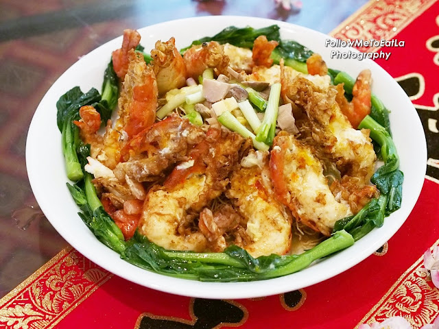 Braised Egg Noodles With Fresh Water Prawns