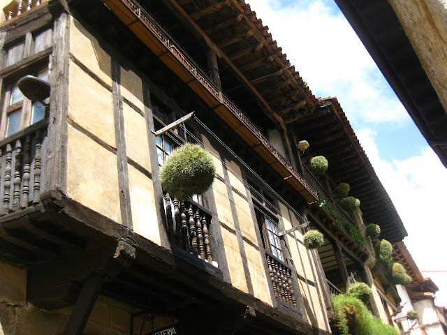 Santillana del Mar, Cantabria Deniz ile Devri Alem denizmontreal.blogspot.com