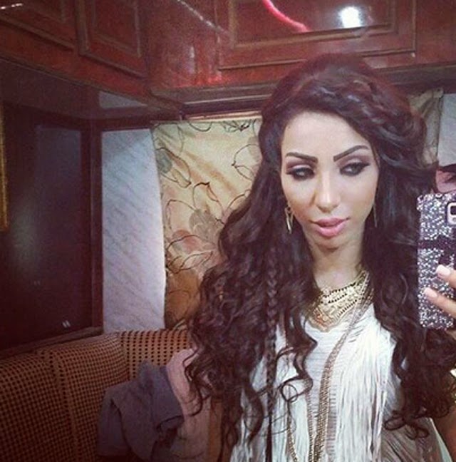 صور دنيا بطمة في احضان
