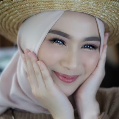 melody ekos jkt 48 berhijab trend fashion artis indonesia 2019